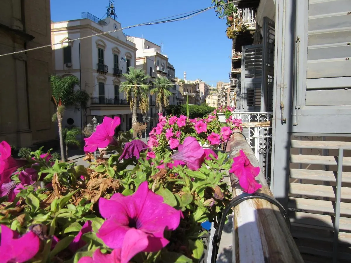 Amurime Porto Empedocle Italia